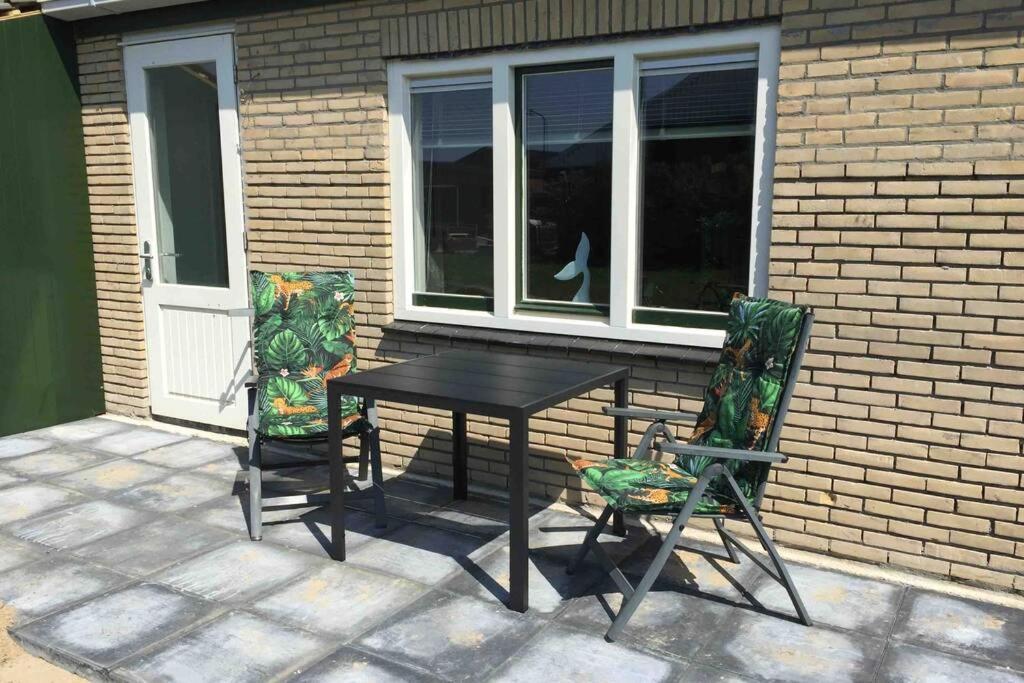 Bungalow Op Bedrijf Met Melkkoeien 德科克斯多普 外观 照片