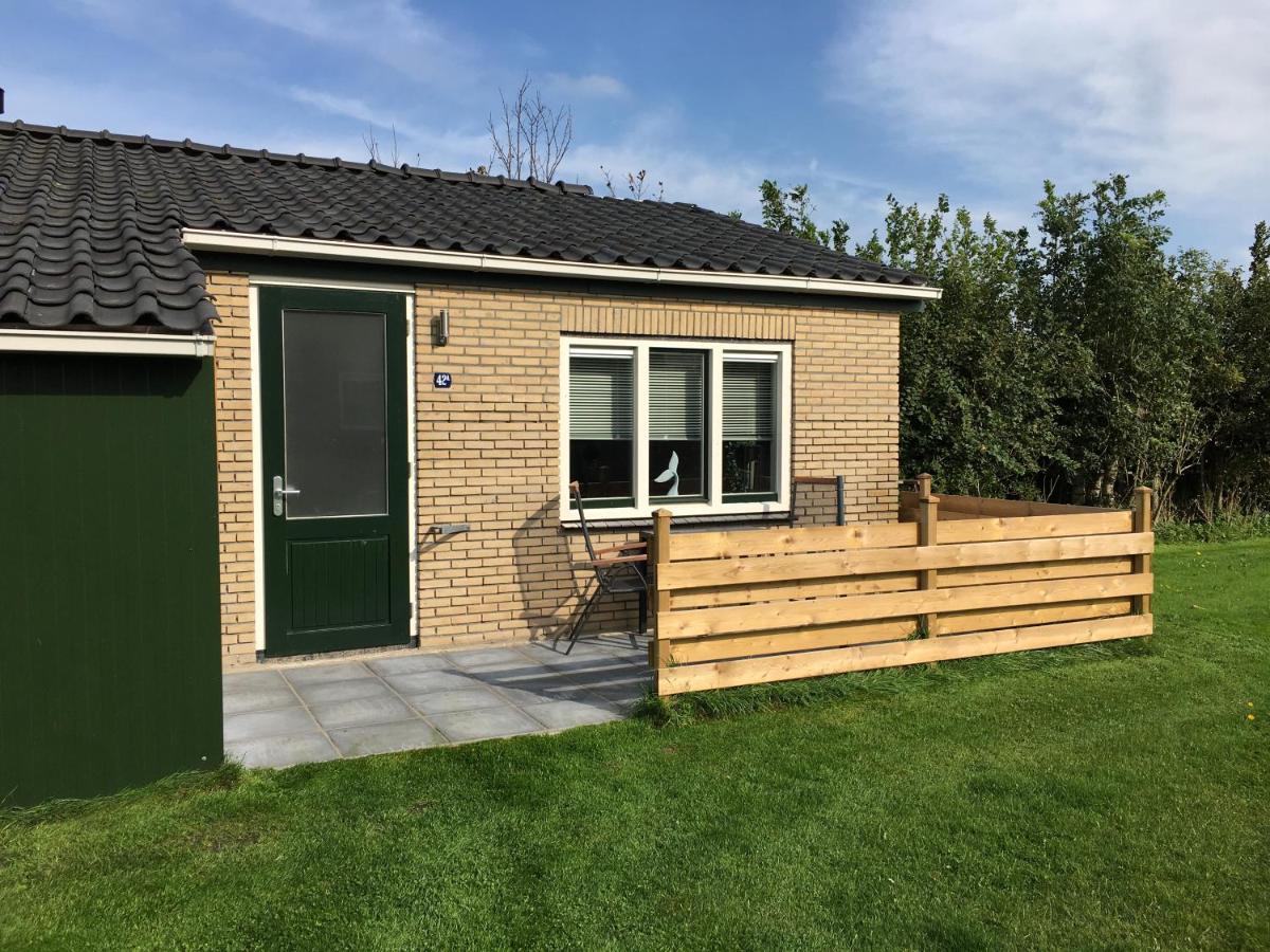 Bungalow Op Bedrijf Met Melkkoeien 德科克斯多普 外观 照片